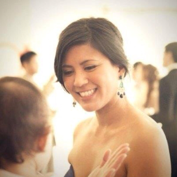 Profile Picture of Lisa Lu (@hellolulu) on Poshmark