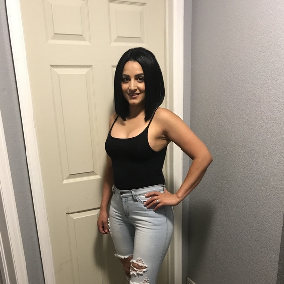 Profile Picture of Heidi Rosas (@hrosas12) on Poshmark