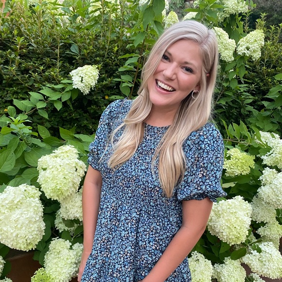 Profile Picture of Paige Norbeck (@paigenorbeck) on Poshmark