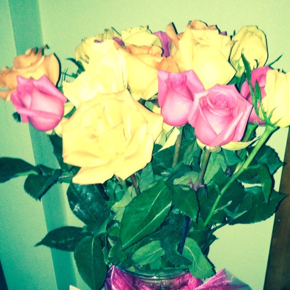 Profile Picture of Iris Alanis (@xiri) on Poshmark