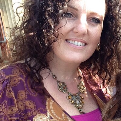 Profile Picture of Claire Adams  💙 (@ClaireJeff) on Twitter