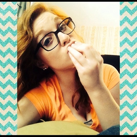 Profile Picture of Mady Patsey (@madypatsey) on Poshmark