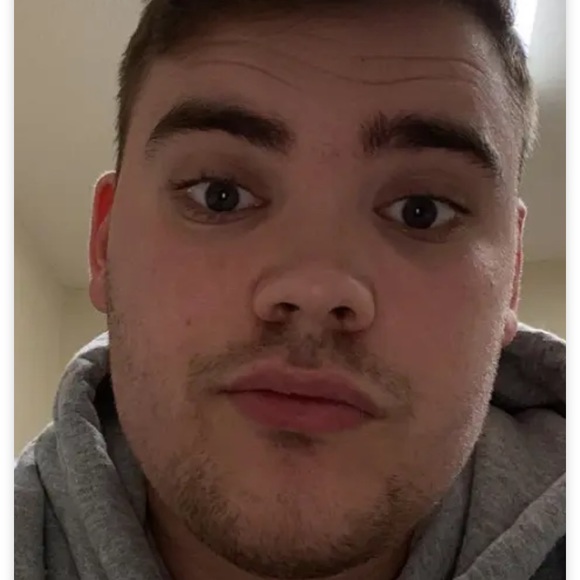 Profile Picture of Dylan Badzinski (@dylanbadzinski) on Poshmark