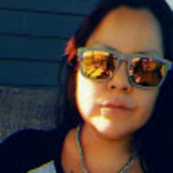 Profile Picture of Deirdra Flett (@ryleeflett767) on Poshmark