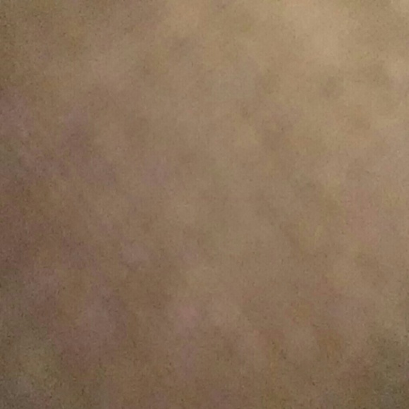 Profile Picture of Arielle Hicks (@lovelybriella) on Poshmark