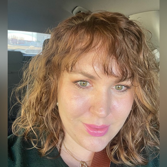 Profile Picture of Jillian Pantle (@jillian_pantle) on Poshmark