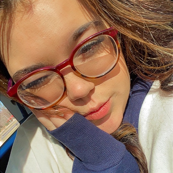 Profile Picture of Renee Howell (@reneehowell194) on Poshmark