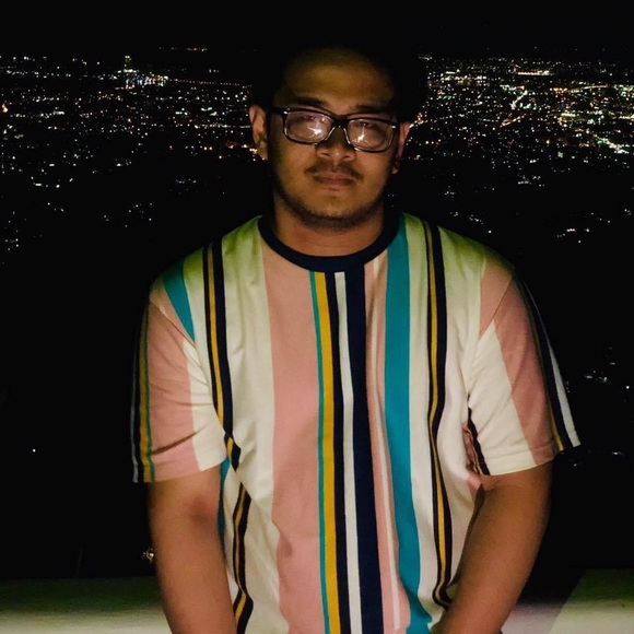 Profile Picture of Kevin Toledo (@kdtshops) on Poshmark