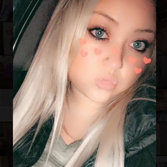 Profile Picture of Shayla Czarnick (@shay_2017) on Poshmark