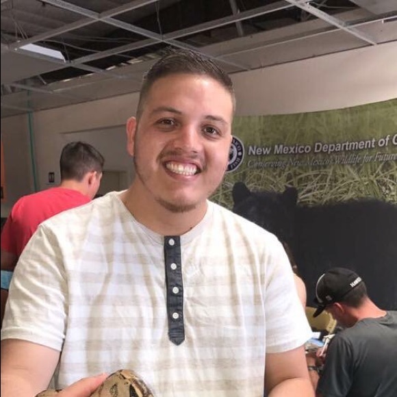 Profile Picture of David Jimenez (@dav93jim) on Poshmark