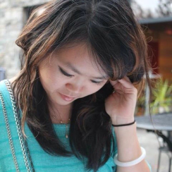 Profile Picture of Flora Zhang (@sainingflora) on Poshmark