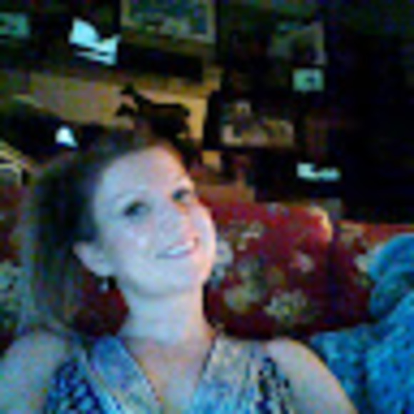 Gina Holgate - Poshmark Profile Picture of Gina Holgate (@ginaaholgate) on Poshmark