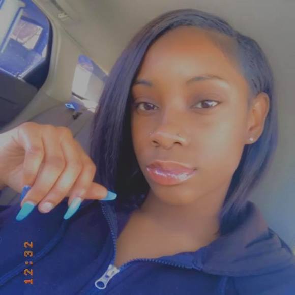 Profile Picture of Inez Spencer (@inezspencer) on Poshmark