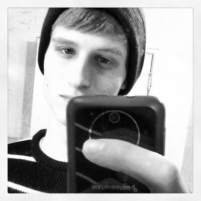 Profile Picture of Rolland Thompson (@rollnrock91) on Twitter