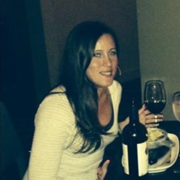 Profile Picture of Kristen Cristiano (@kristen20180) on Poshmark