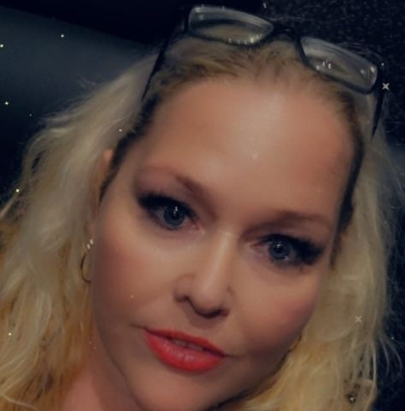 Profile Picture of Claire Hughes (@bambamrocks78) on Poshmark
