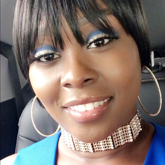Profile Picture of Shanntellee Mcelwee (@shanntelleem15) on Poshmark
