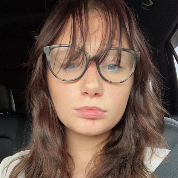 Profile Picture of Bailey Cochran (@baileycochran2) on Poshmark