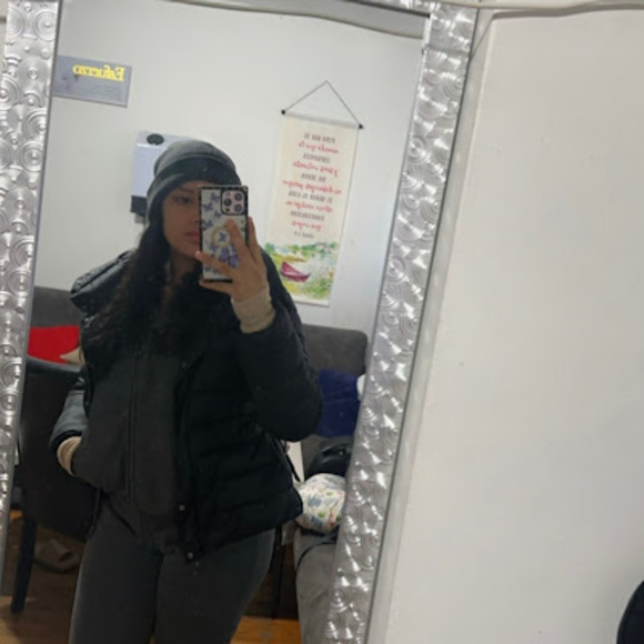 Profile Picture of Lisseth Renderos (@lrenderos602) on Poshmark