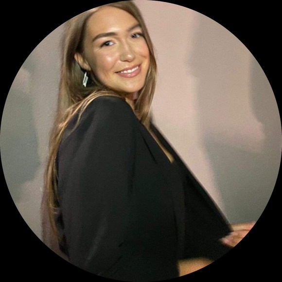 Profile Picture of Perry Chadwick (@perryloven) on Poshmark