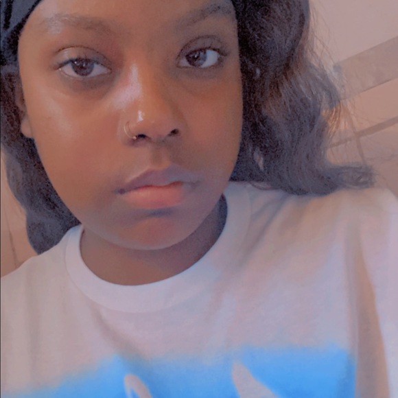 Profile Picture of Alexus Daniels (@alexusdaniels13) on Poshmark