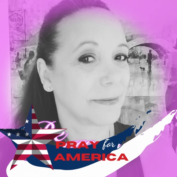 Profile Picture of Barbara Kern (@barbzplace) on Poshmark