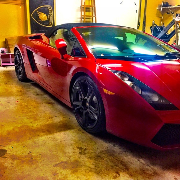 Profile Picture of Robert Markum (@rmarkum) on Poshmark