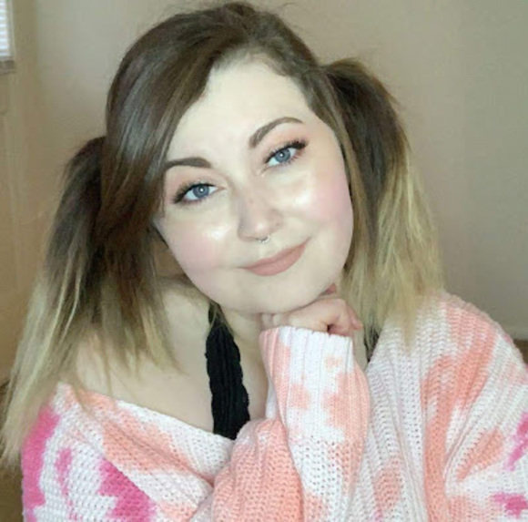 Profile Picture of Talonna Horrall (@talonnahorrall) on Poshmark