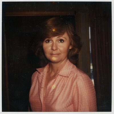 Profile Picture of Rose Ann Null (@terrafermadog) on Twitter
