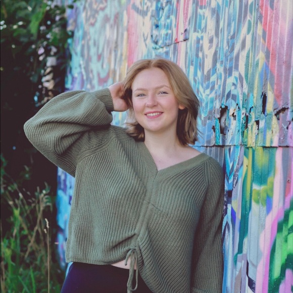 Profile Picture of Ashley Vandervoort (@ashvan519) on Poshmark