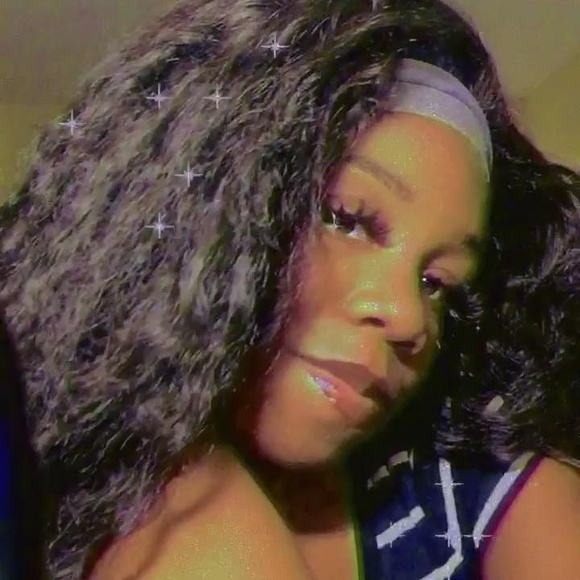 Profile Picture of Naisha Naisha (@naishanaisha) on Poshmark