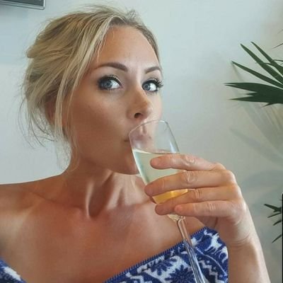 Profile Picture of Alexandra Jane Fox (@MrsAFox1) on Twitter