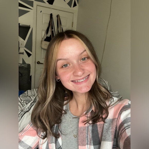 Profile Picture of Kaleigh Jones (@kjones944) on Poshmark