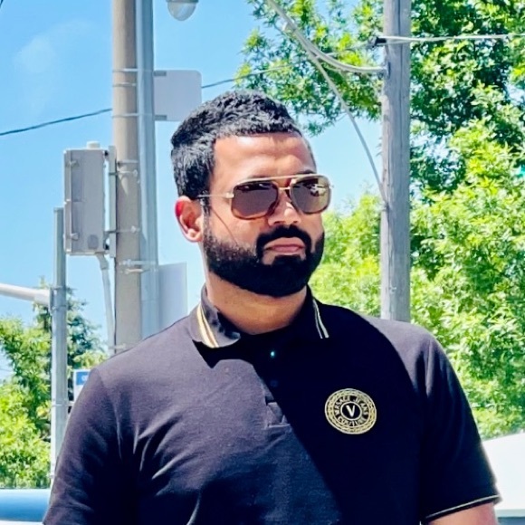 Profile Picture of Guriqbal Bajwa (@guriqbalb) on Poshmark