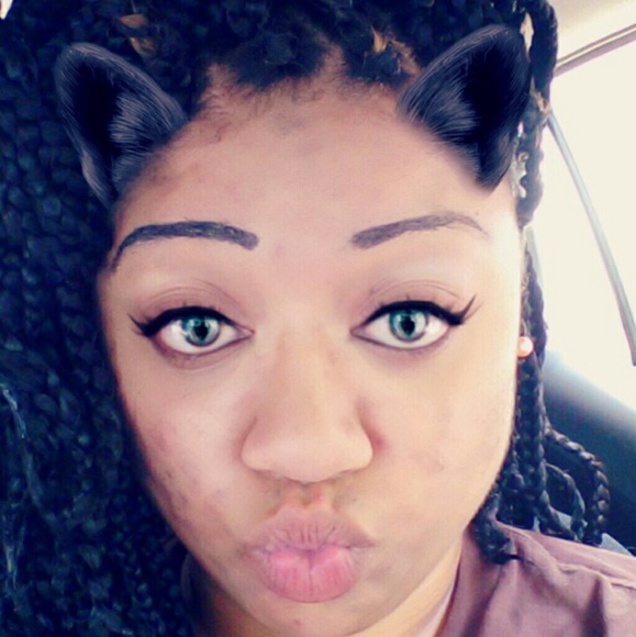 Profile Picture of Ameena Caradine (@queenmia07) on Poshmark