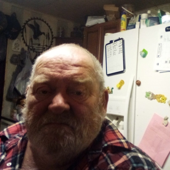Profile Picture of Albert Rowen (@albertrowen) on Poshmark