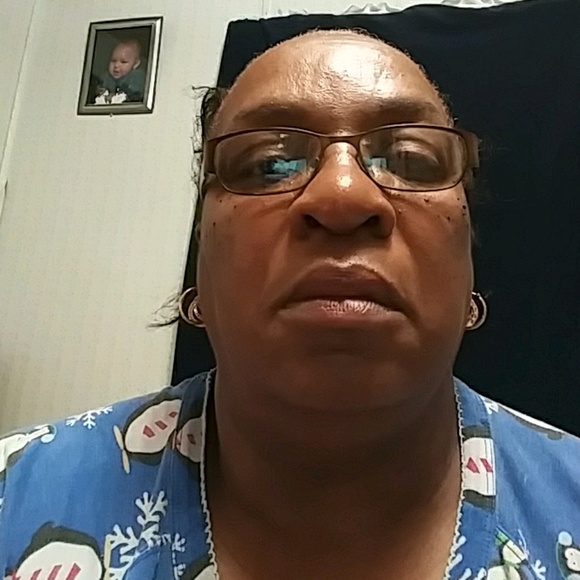 Profile Picture of Gale Craighead (@kass4bw) on Poshmark