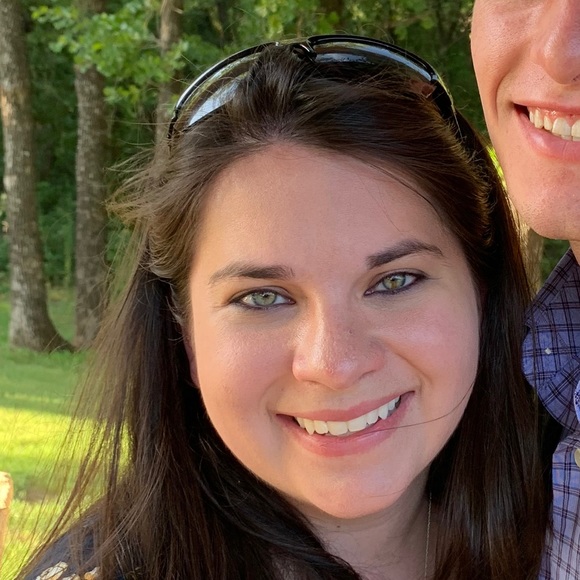 Profile Picture of Amanda Mickey (@blessedamanda31) on Poshmark