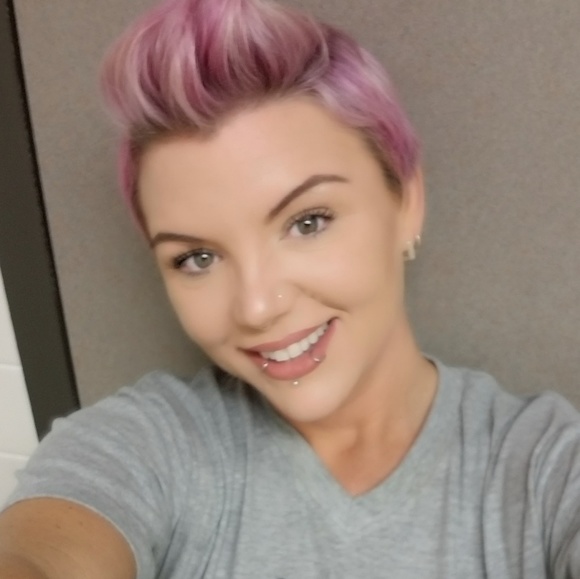 Profile Picture of Joanna Wheeler (@jojo_8888) on Poshmark