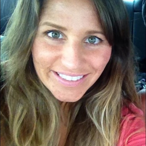 Profile Picture of Clare Kennedy (@clarannk) on Poshmark
