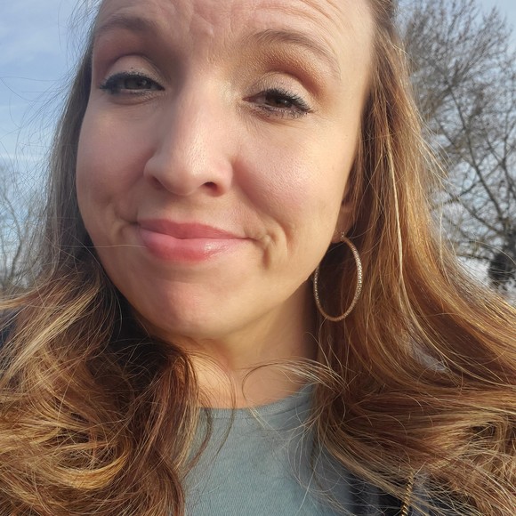 Profile Picture of Paula James (@charlesmom00) on Poshmark