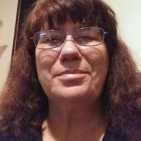 Profile Picture of Dawn Behrens (@dawnbtiger14) on Poshmark