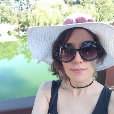Profile Picture of  🐙 Kris Jay (@camillabluejay) on Twitter