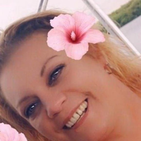 Profile Picture of Shannon Lemanski (@slemanski) on Poshmark