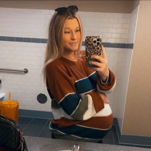 Profile Picture of Brittany Fix (@brittanyfix8) on Poshmark