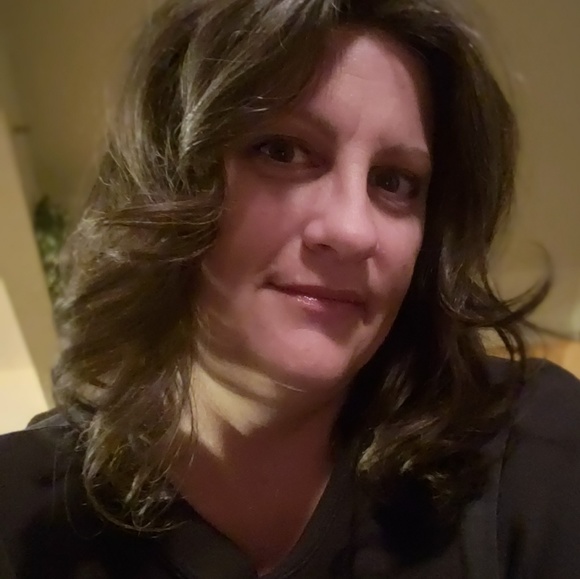 Profile Picture of Diane Weyer (@dweyer) on Poshmark