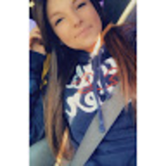 Profile Picture of Katelyn Mcclure (@katelynmcclu891) on Poshmark