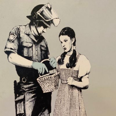 Profile Picture of Lisa McGee (@LisaMMcGee) on Twitter