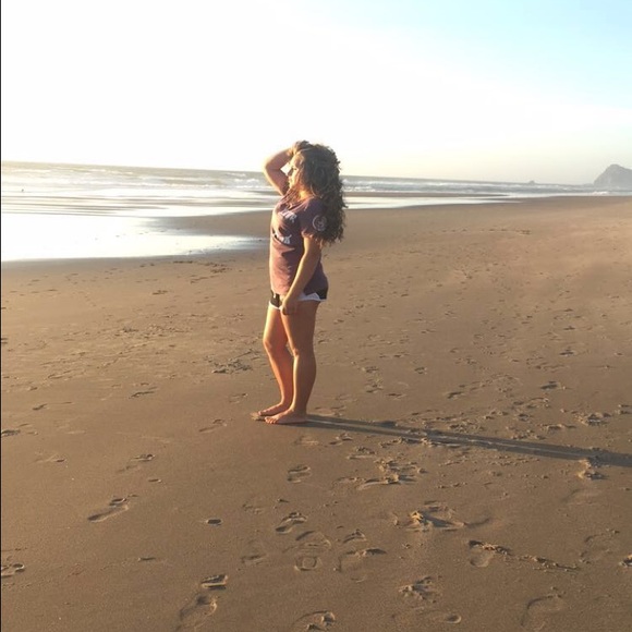 Profile Picture of Kelly Vaba (@kristina2442) on Poshmark