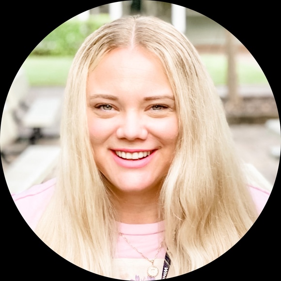 Profile Picture of Tara Akkerman (@taraakkerman) on Poshmark